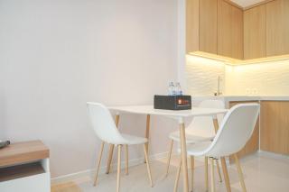 Brand New and Comfy Studio at Daan Mogot City Apartment By Travelio - Jacarta - 3