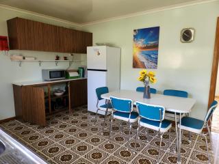 Large Retro Beach House with Style Class and Fun - Rye - 6