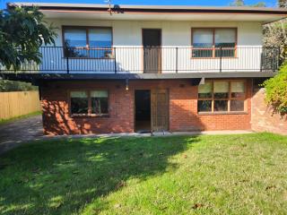 Large Retro Beach House with Style Class and Fun - Rye - 3