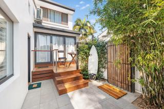 Cosy Loft Apartment in Mermaid walk to Beach - Gold Coast - 4