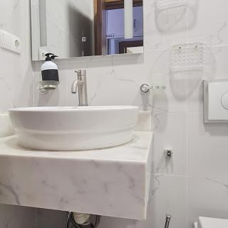 Comfortable Apartment#6 with Amenities Sea View Free Wi-Fi Kitchen Balcony - 3