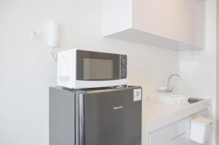 Tranquil Stay Studio with Sea View No Kitchen at Tokyo Riverside PIK 2 Apartment By Travelio - Rawalembang - 3