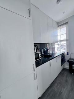 Hyde Park Studio Flats - 5