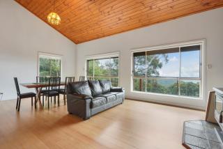 Embrace Nature's Beauty in Ferny Creek - 7