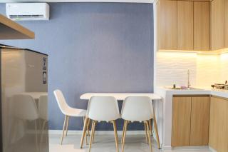 Cozy Stay Studio at 27th Floor Daan Mogot City Apartment By Travelio - Jakarta - 3