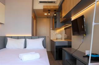 Studio (No Kitchen) with Sea View Tokyo Riverside PIK 2 Apartment By Travelio - Rawalembang - 8