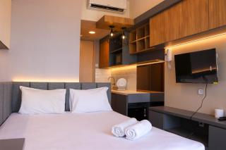 Studio (No Kitchen) with Sea View Tokyo Riverside PIK 2 Apartment By Travelio - Rawalembang - 9