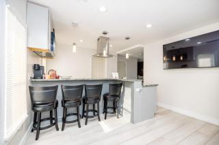 Luxurious room in Fall River Stay - 9