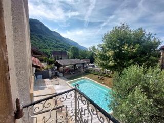 Chambre de charme avec vue et piscine - 3