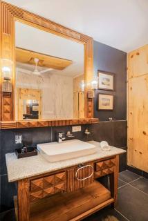 Alpine Vila by EbonyStays, Bhimtal - 4