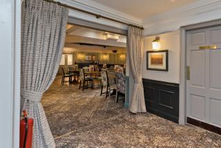 Blue Bell Lodge Hotel - 1