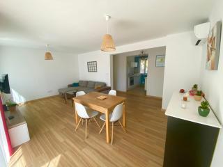 F4 donnant sur un grand jardin privé aménagé, parkings gratuits, clim, calme, wifi, idéal famille & pro, 15 min de la mer et base navale, 10 min de la gare sncf et routière - Tolone - 6