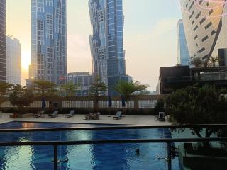 Brown Stone - Pool View II Merano - Dubai - 4
