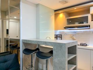 Comfort and Enjoy Living 2BR at Daan Mogot City Apartment By Travelio - Giacarta - 2