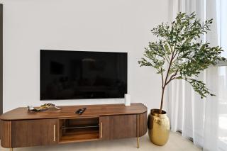 3BR plus maid's room with Burj Khalifa views - 2