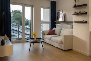 Spacious Apartments with Parking by Noclegi Renters - 2