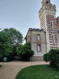 la tour carrée d'un chateau - Auzouer-en-Touraine - 8