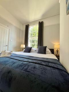 Luxury Ensuite Apartment with Balcony Free Parking - Royal Leamington Spa - 4