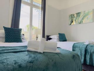 Luxury Ensuite Apartment with Balcony Free Parking - Royal Leamington Spa - 3