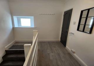 Modern & Stylish 1 bedroom flat in Bridgend town - 5