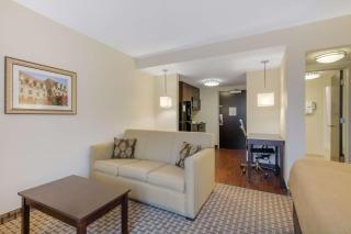 MainStay Suites St Louis Airport - Bridgeton - 2