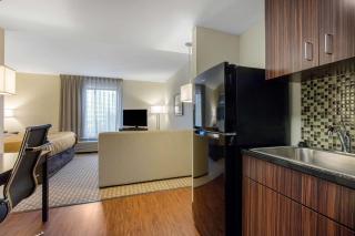 MainStay Suites St Louis Airport - Bridgeton - 1