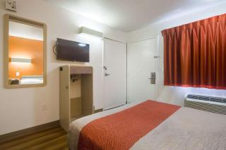 Park Inn by Radisson, Lakewood - 4