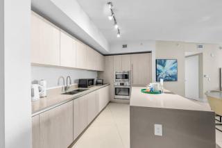 Upscale Comfort and Breathtaking Views at H Hollywood Residences by Zelloo - Hollywood Beach - 6