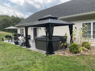 Deep Creek Retreat Hot Tub 85 inchTV all one level - 4