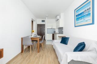 Atrium Apartment Spa & Gym 150m to the Beach Sarbinowo by Noclegi Renters - Sarbinowo - 4