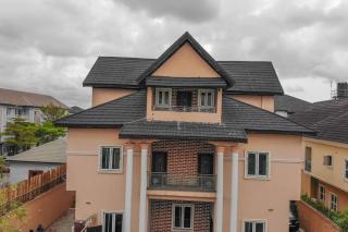 Beautiful and Cosy Furnished 1 Bedroom Apartment in an Exclusive Area - Lekki - Ikota - 8