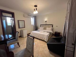 Nejobugg Palace Hotel - Nkoanrua - 6
