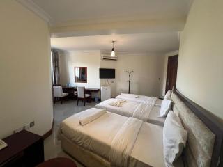 Nejobugg Palace Hotel - Nkoanrua - 7