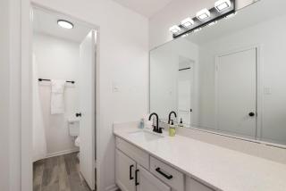 Comfortable 2BR - Pool Near Major Attractions - New Braunfels - 2