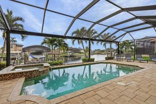 Stunning Tropical Oasis - Gulf Access, Kayaks, Padddleboards, Bikes, Tiki - Villa Ancora - Roelens - Cape Coral - 0