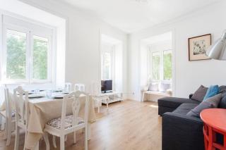 Near the River 3 Bedrooms Flat, with AC for 9 - Lissabon - 0