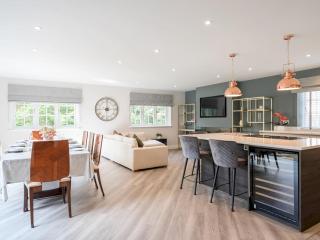 Large Comfortable & Private Home in Fetcham - Pass the Keys - Bookham - 8