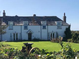 North Cornwall farmhouse hot tub piano coastal sleeps 12 - Treknow - 0