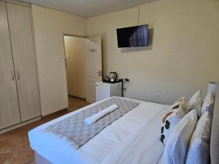 AMM Guesthouse - Gqeberha - 5