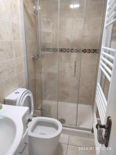 Comfort Spacious Double Room in Chingford, London Room 1 - Walthamstow - 7