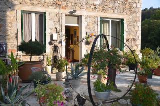 Chambre Bounty, B&B, cuisine privée, lit queen size, terrasse, parking, garage - Olliergues - 1