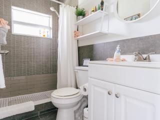 Secluded Beach Adventure Cabana - Newly Renovated! - Pompano Beach - 2