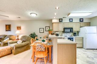 Little River Retreat with Pool Access 5 Mi to Beach - Little River - 5