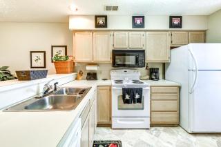Little River Condo w/ Pool Access: 5 Mi to Beach - 4
