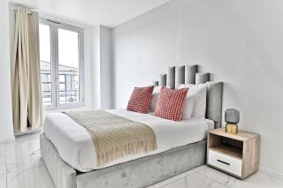 Appartement lumineux en banlieue parisienne - III - 1