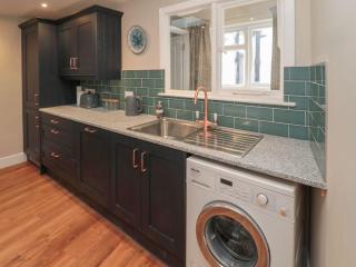 Salmon Cottage - 2