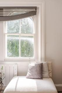 West Oasis - 6 sleeps - Notting Hill - London - 7
