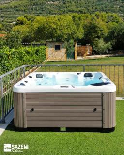 Home Away from home with outdoor pool, botanical garden and a beautiful sea view - 1