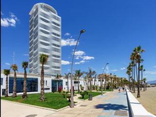 No1 - Beachfront Estepona, close to port, 2 bedroom, 2 bathroom, sleeps 5 - Estepona - 4