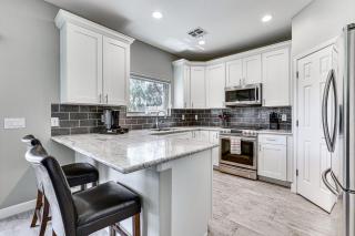 7 Mi to Dtwn Golf Getaway with Fire Pit in Phoenix - 3